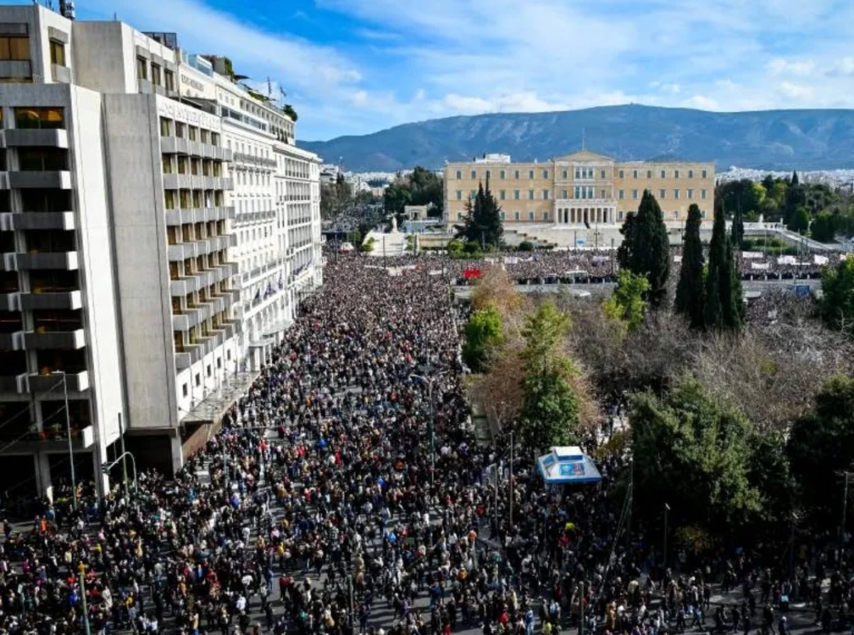 Η προκλητική σιωπή της ΕΡΤ για τις μεγαλειώδεις συγκετρώσεις των Τεμπών